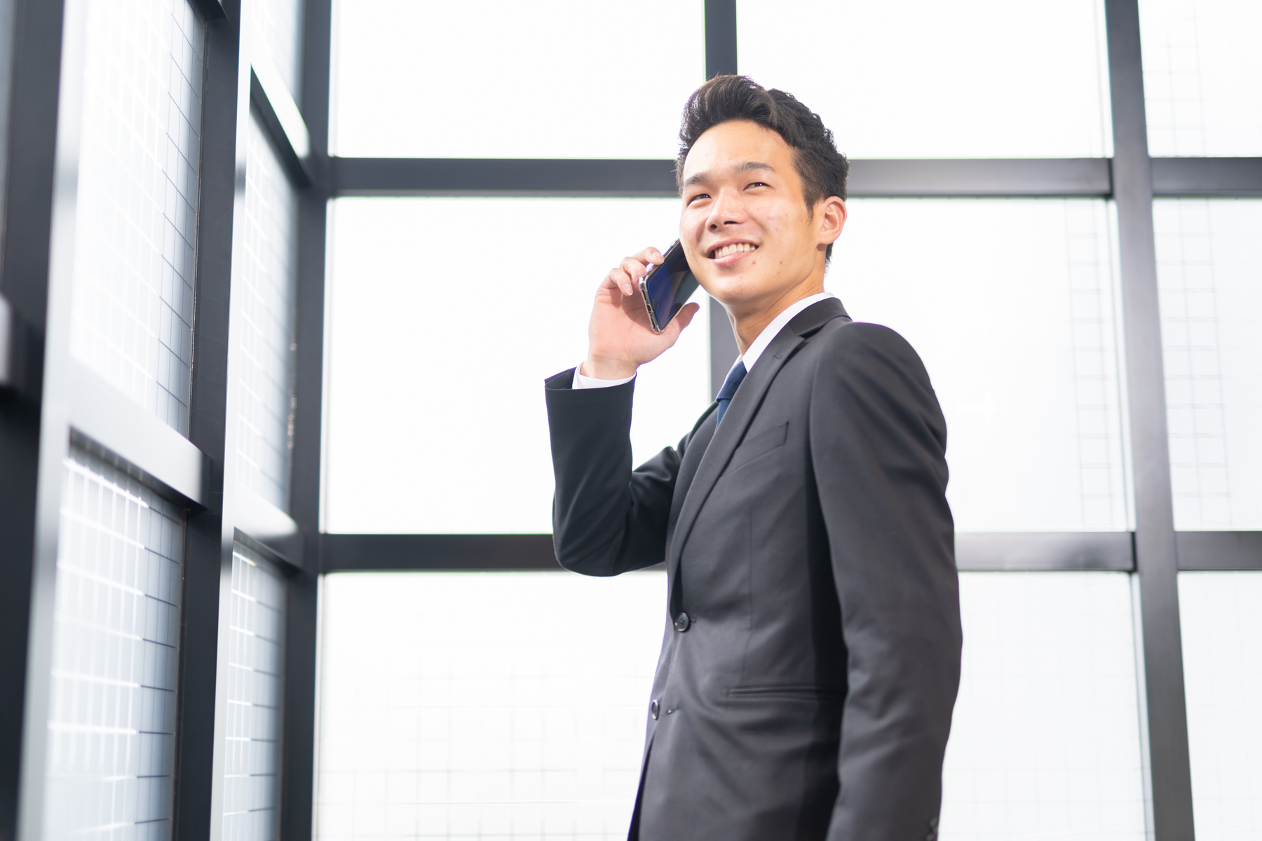 営業スタッフ（前職：居酒屋アルバイト）